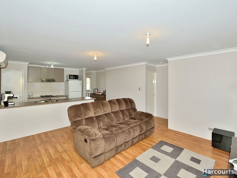 11 Highcliffe Circle, Lakelands WA 6180