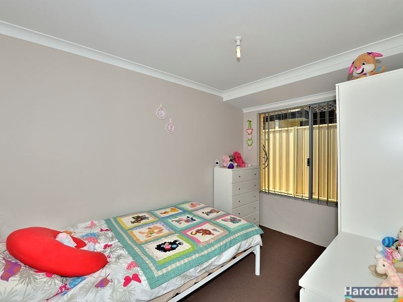 11 Highcliffe Circle, Lakelands WA 6180