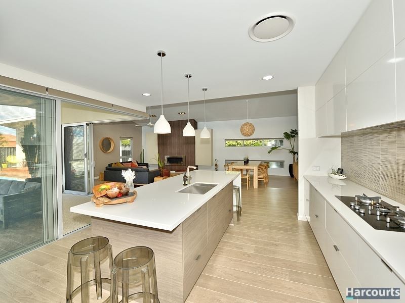 1 Muir Street, Halls Head WA 6210