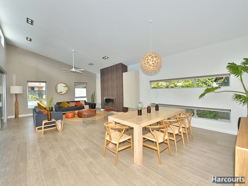 1 Muir Street, Halls Head WA 6210