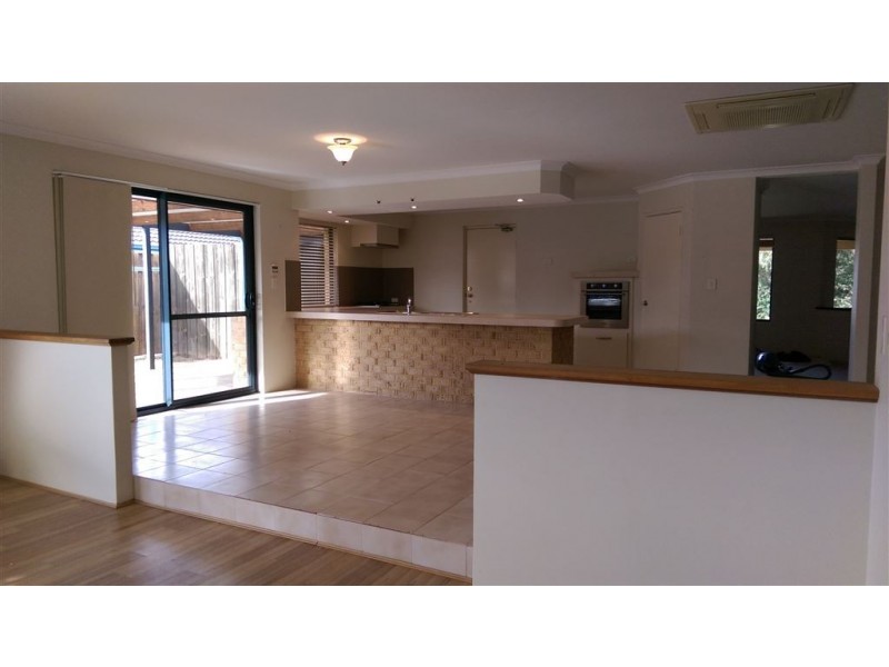 13 Tyneside Loop, Meadow Springs WA 6210