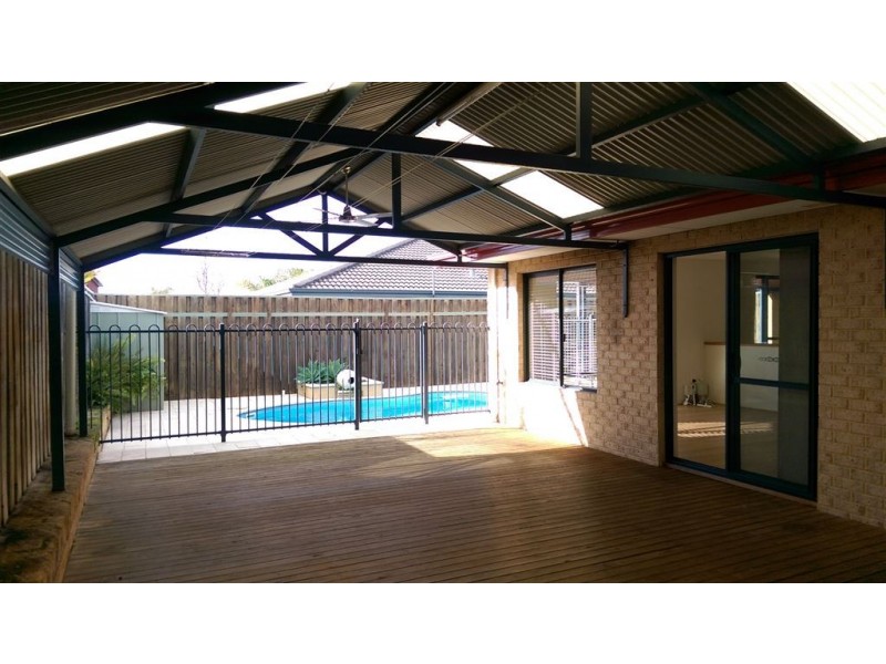 13 Tyneside Loop, Meadow Springs WA 6210