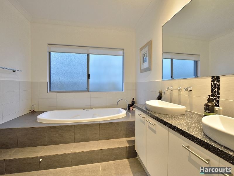 5 Crowsnest Terrace, Wannanup WA 6210