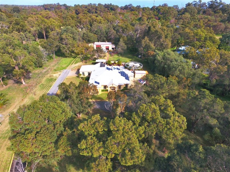 21 Mulga Drive, Parklands WA 6180