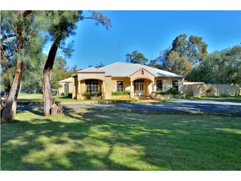 21 Mulga Drive, Parklands WA 6180