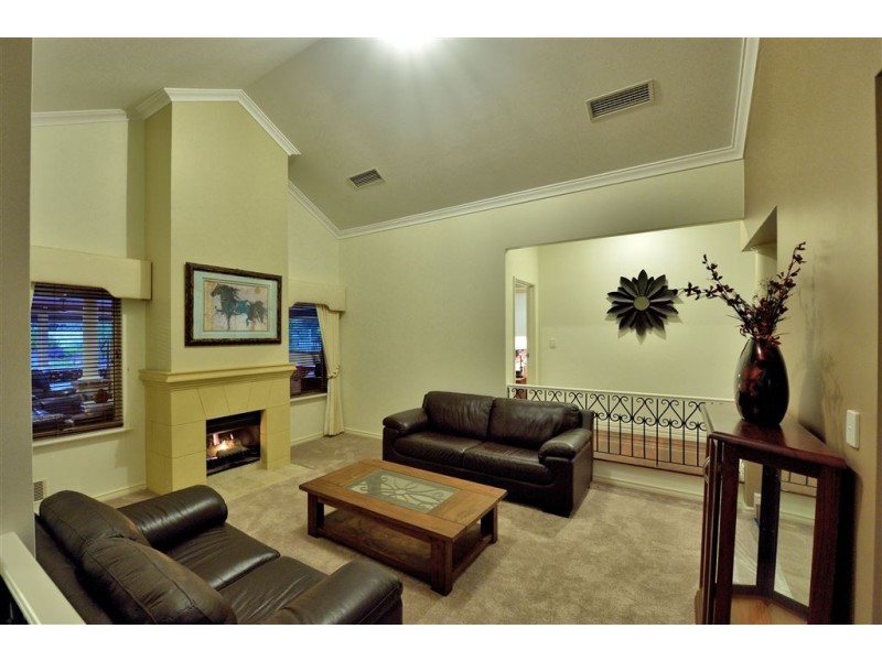 21 Mulga Drive, Parklands WA 6180