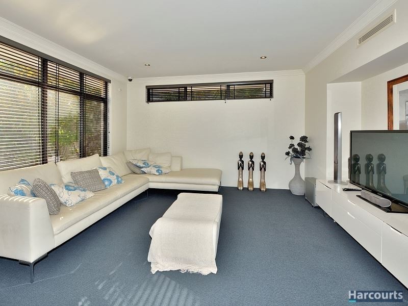 5 Waterlily Drive, Dudley Park WA 6210