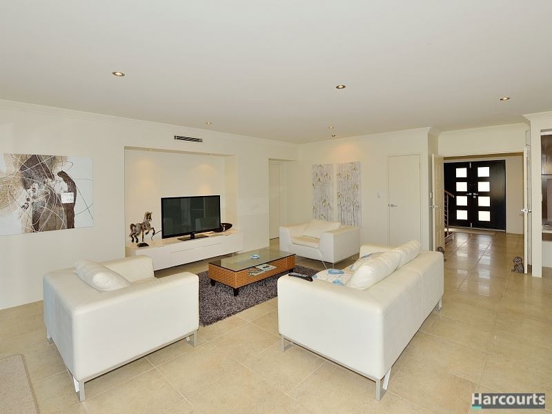 5 Waterlily Drive, Dudley Park WA 6210