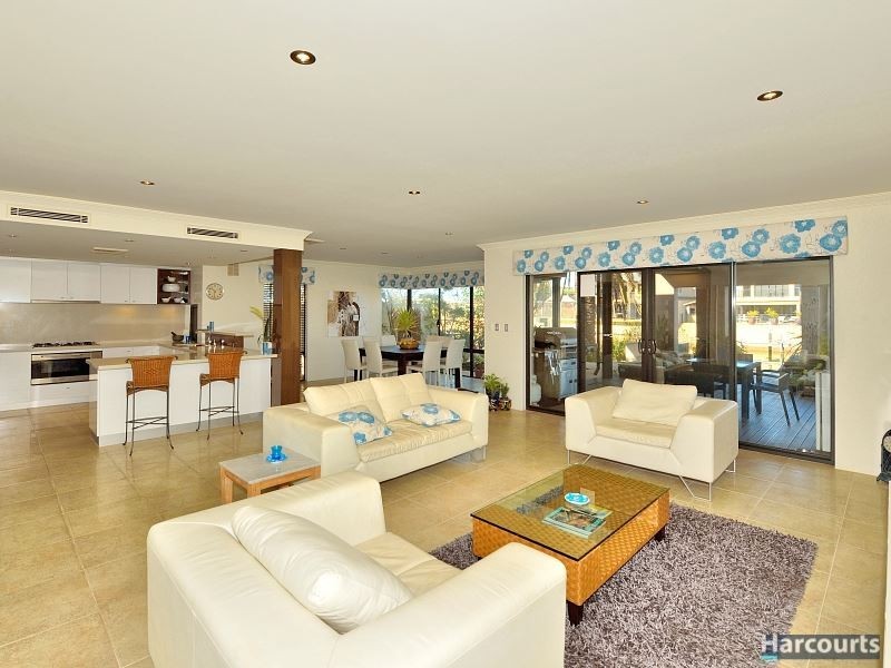 5 Waterlily Drive, Dudley Park WA 6210