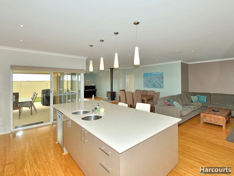 88 Malata Ridge, Lakelands WA 6180