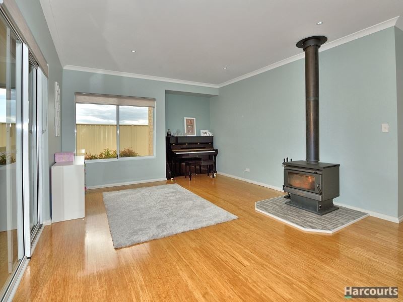 88 Malata Ridge, Lakelands WA 6180