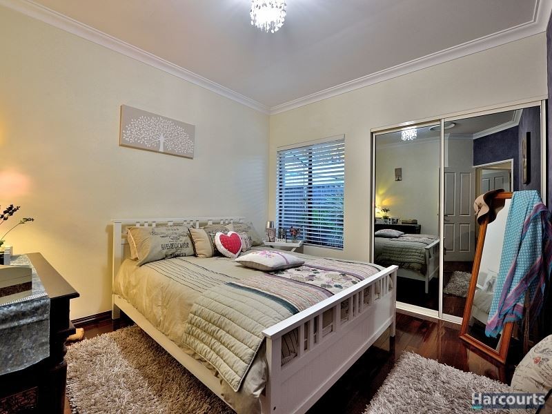 33 Perseus Road, Silver Sands WA 6210