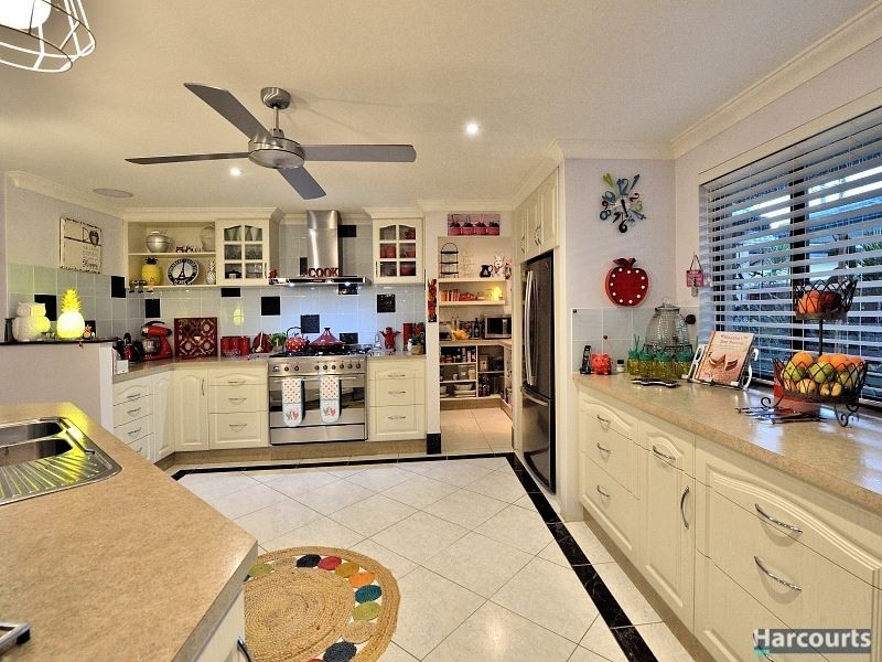 33 Perseus Road, Silver Sands WA 6210