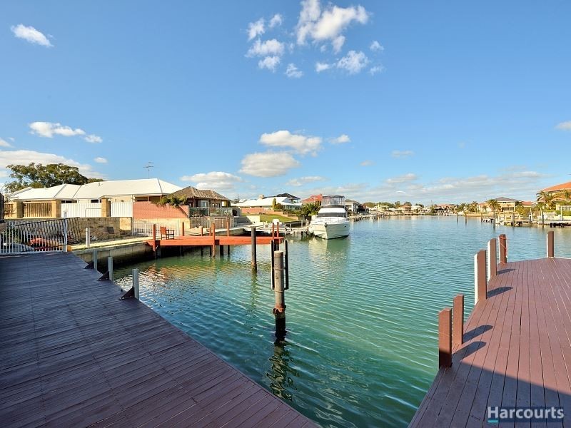 20 Parkwater Drive, Halls Head WA 6210