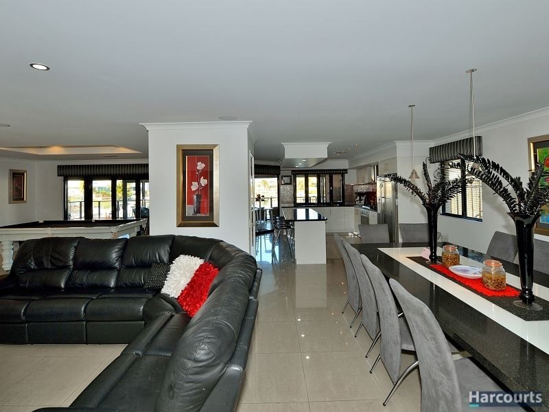 20 Parkwater Drive, Halls Head WA 6210