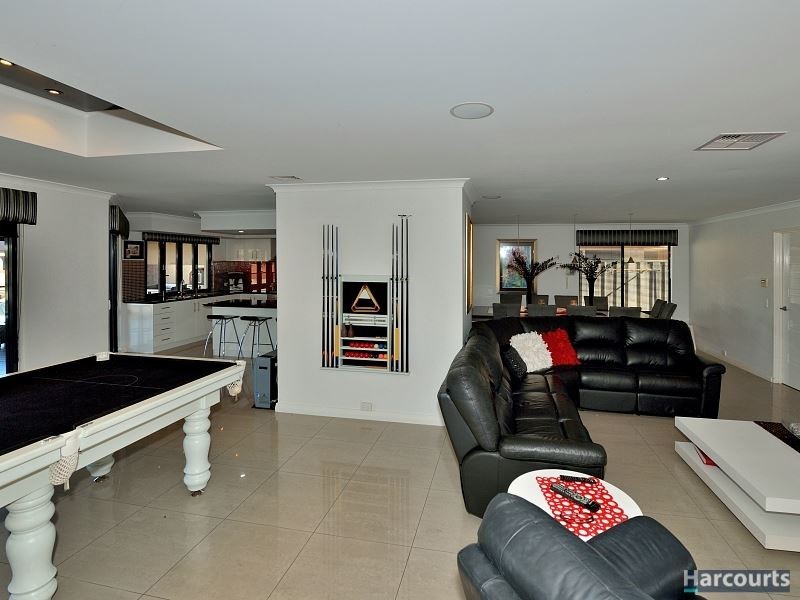 20 Parkwater Drive, Halls Head WA 6210