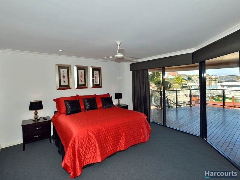 20 Parkwater Drive, Halls Head WA 6210