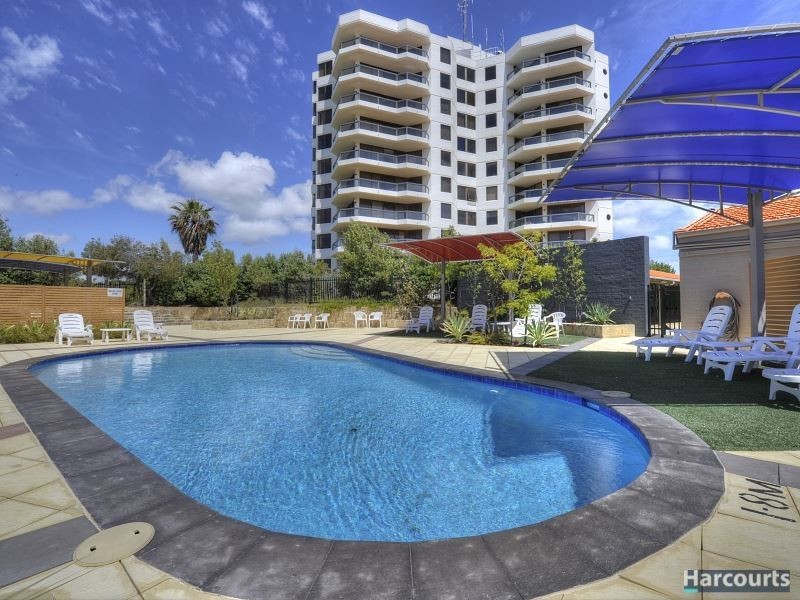 30/6A Valley Road, Halls Head WA 6210