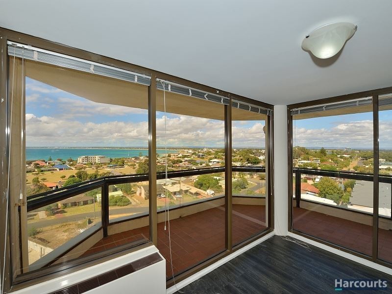 30/6A Valley Road, Halls Head WA 6210