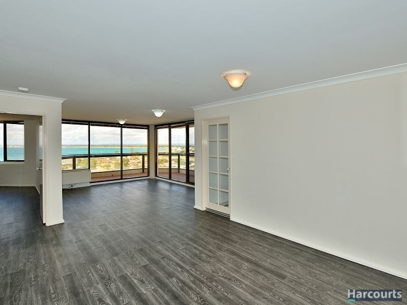 30/6A Valley Road, Halls Head WA 6210
