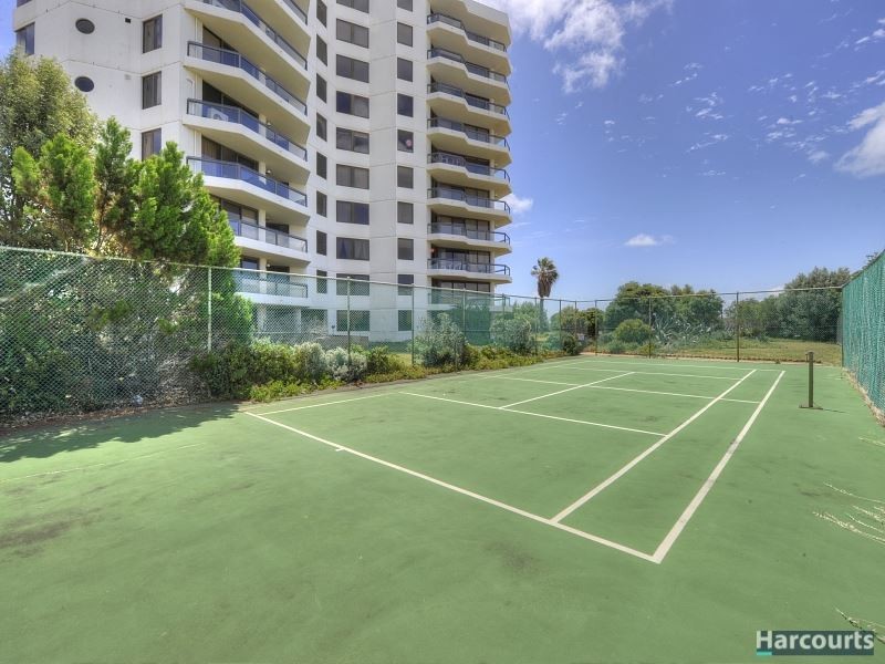 30/6A Valley Road, Halls Head WA 6210