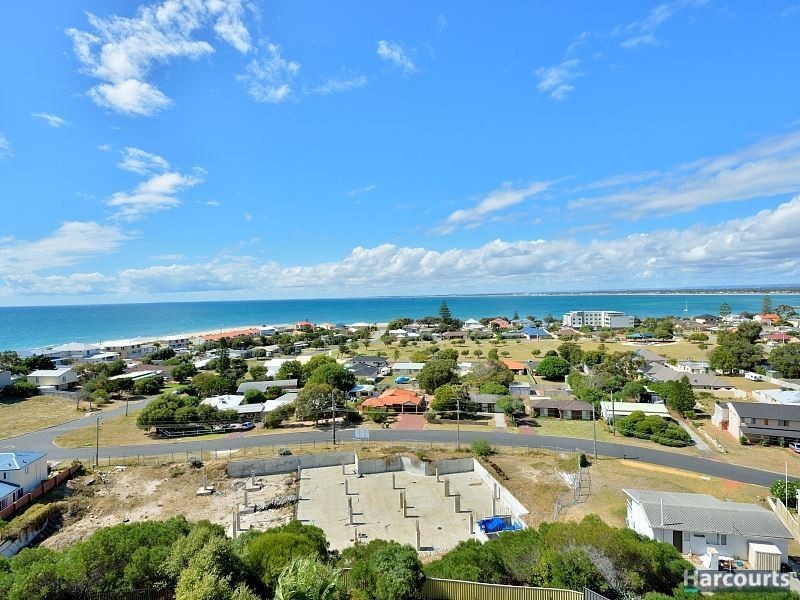 30/6A Valley Road, Halls Head WA 6210