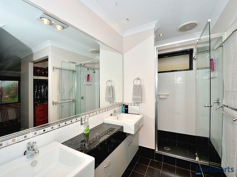 5 Tandure Heights, Lakelands WA 6180