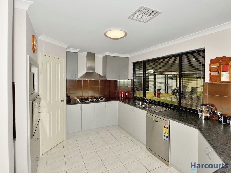 5 Tandure Heights, Lakelands WA 6180
