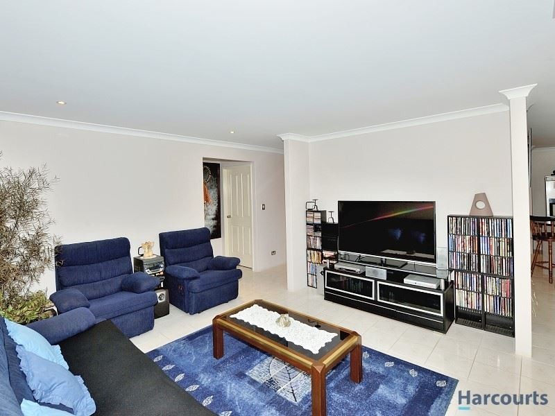 5 Tandure Heights, Lakelands WA 6180