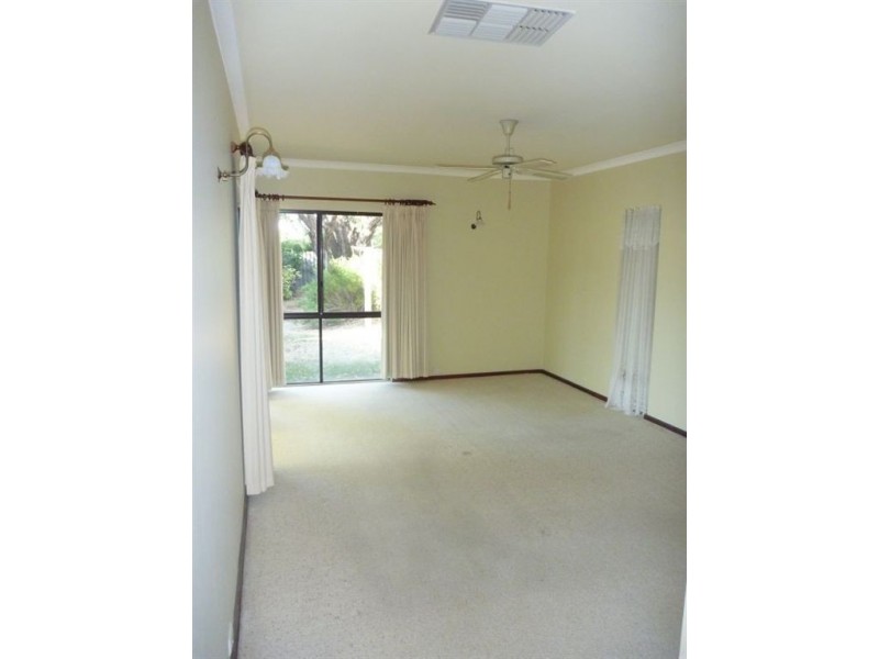 30 Kookerbrook Street, Dudley Park WA 6210