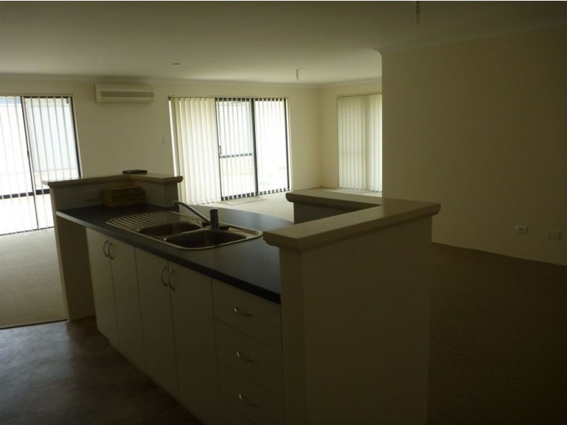 13 Vannistart Avenue, Secret Harbour WA 6173