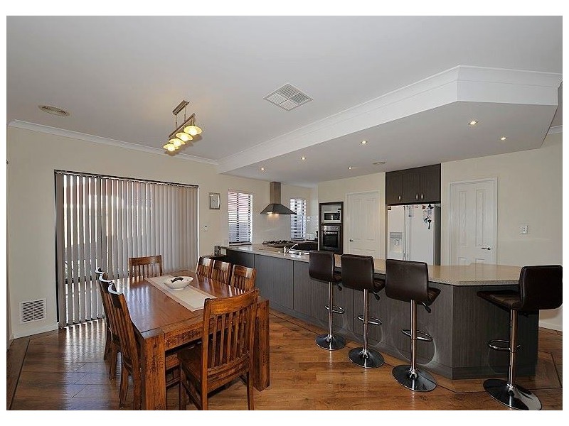 53 Marsdenia Road, Halls Head WA 6210