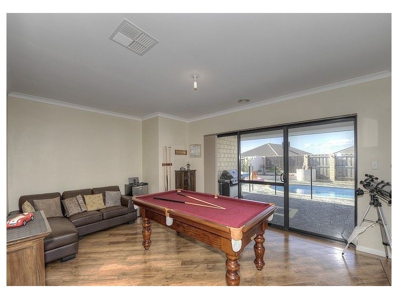 53 Marsdenia Road, Halls Head WA 6210