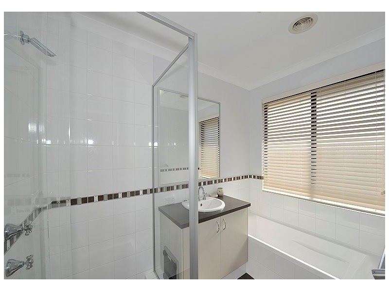 53 Marsdenia Road, Halls Head WA 6210