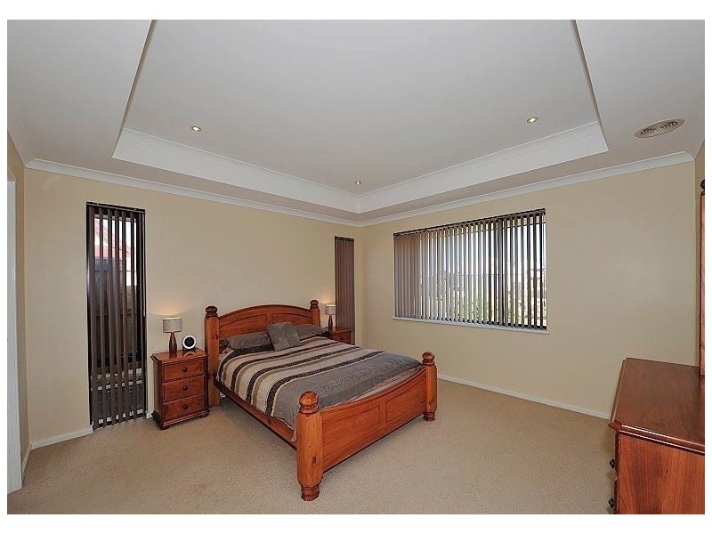 53 Marsdenia Road, Halls Head WA 6210