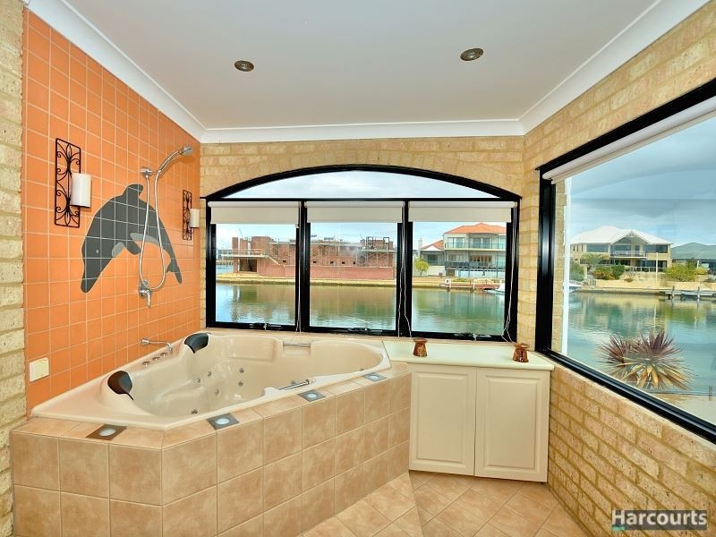 26 Genevieve Court, Halls Head WA 6210