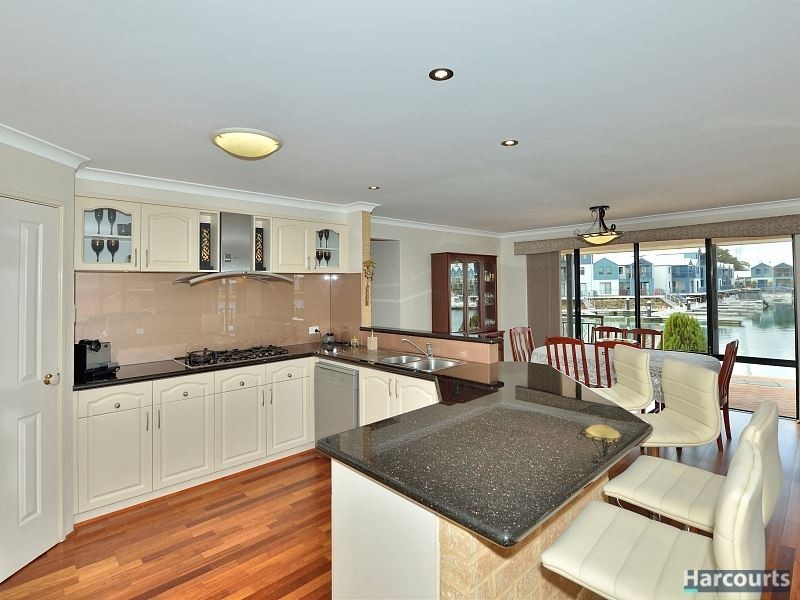 26 Genevieve Court, Halls Head WA 6210