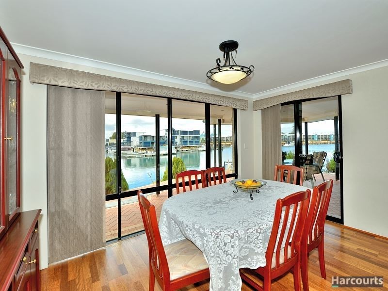 26 Genevieve Court, Halls Head WA 6210