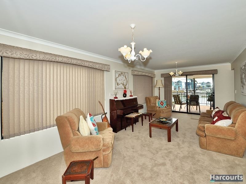 26 Genevieve Court, Halls Head WA 6210