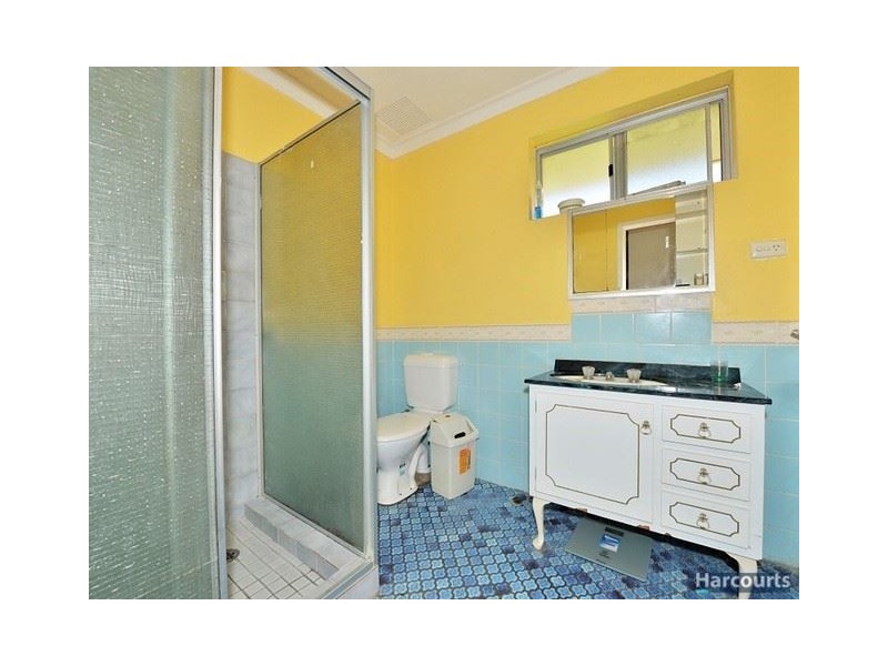 20 Leigh Street, Dudley Park WA 6210