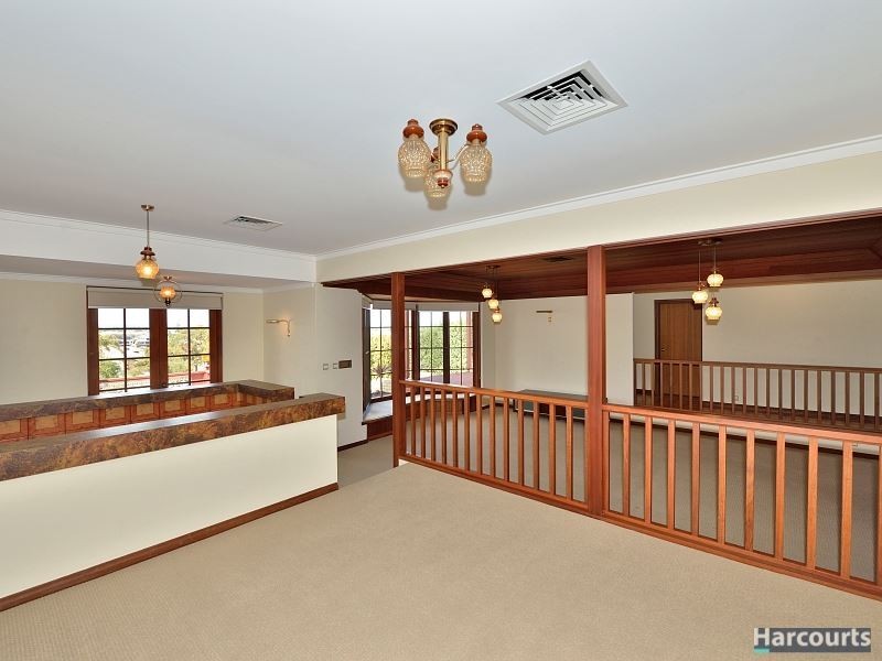16 Carina Circle, Halls Head WA 6210