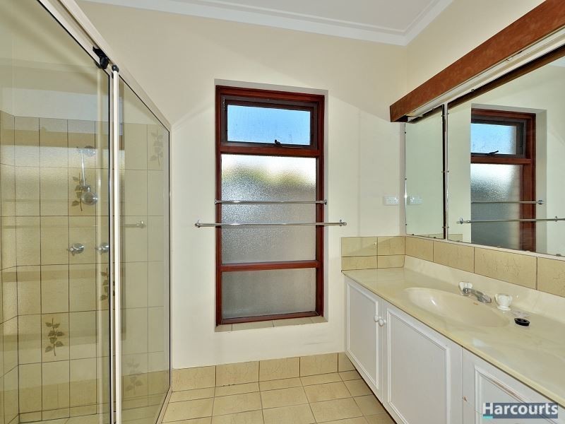 16 Carina Circle, Halls Head WA 6210