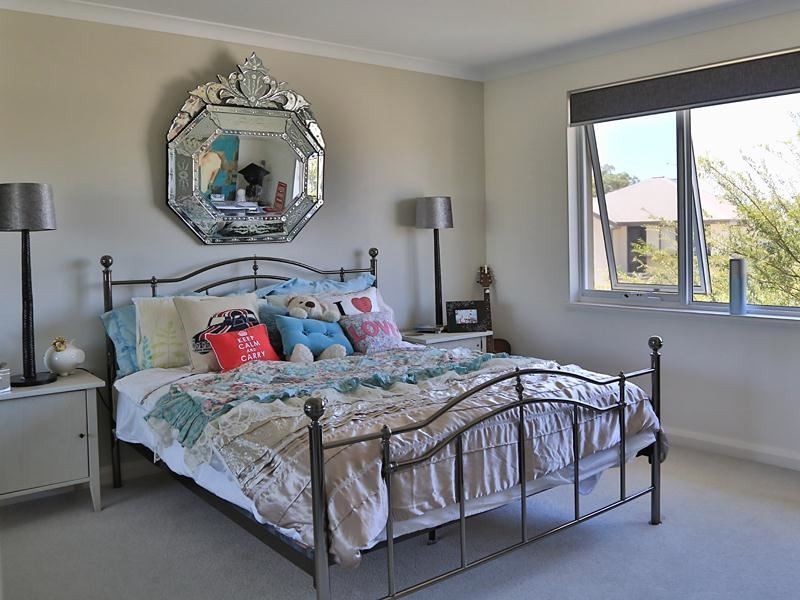 17 Whitley Place, Meadow Springs WA 6210