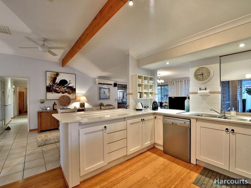 24 Muntries Place, Halls Head WA 6210