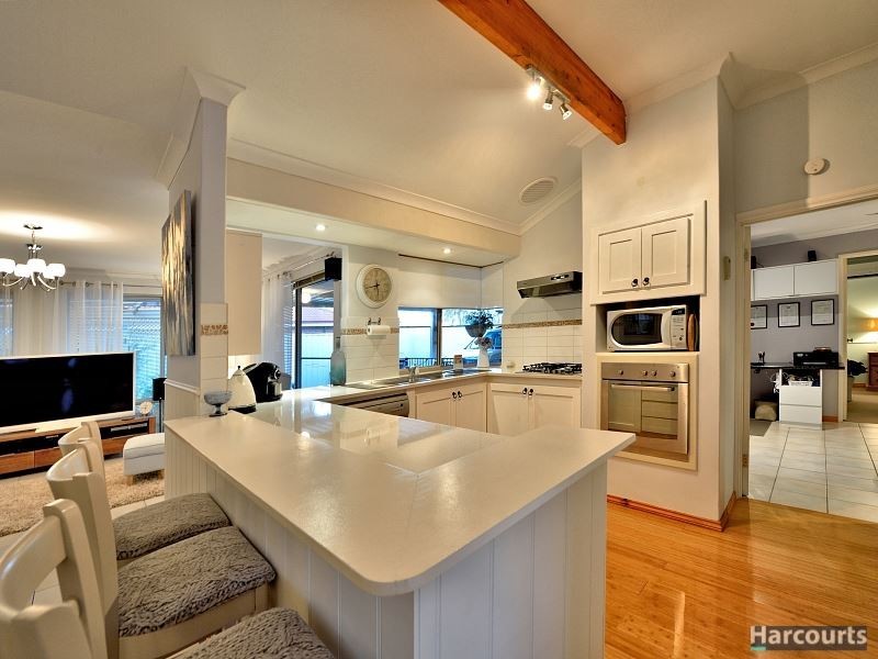 24 Muntries Place, Halls Head WA 6210