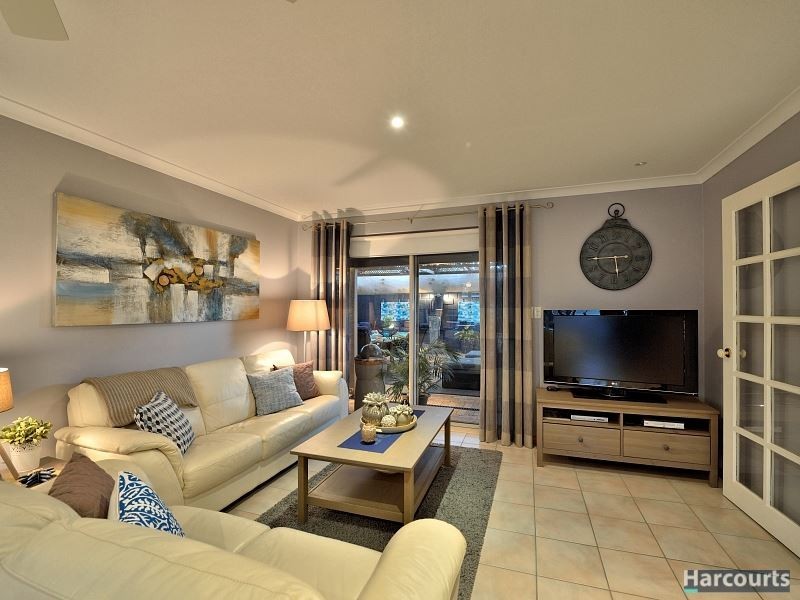 24 Muntries Place, Halls Head WA 6210