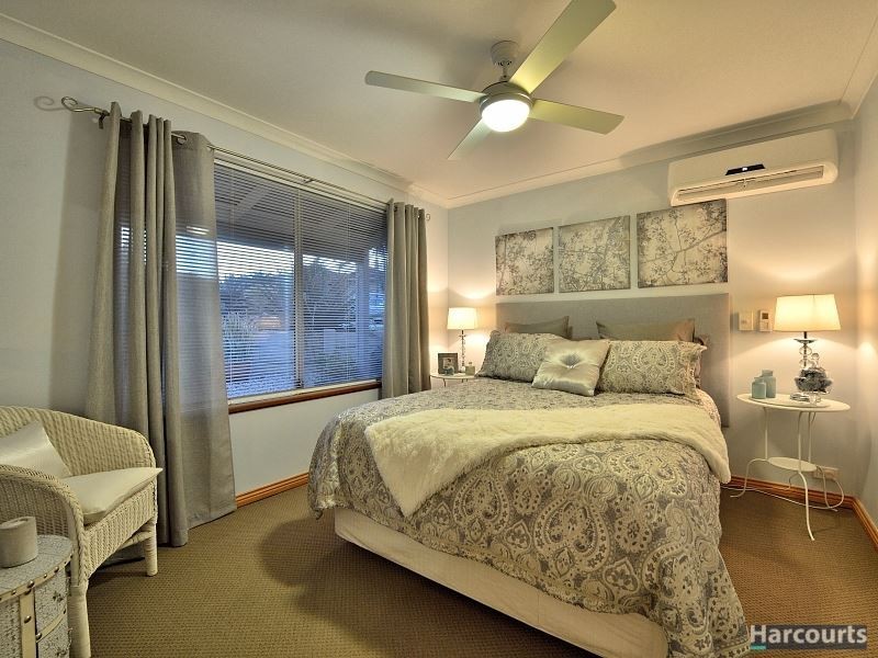 24 Muntries Place, Halls Head WA 6210