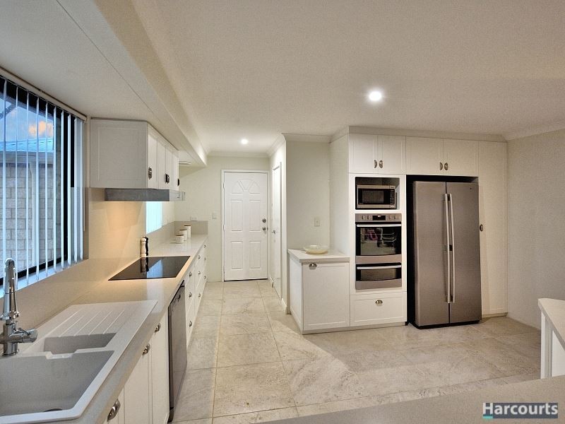 28 Peaceful Waters Drive, Barragup WA 6209