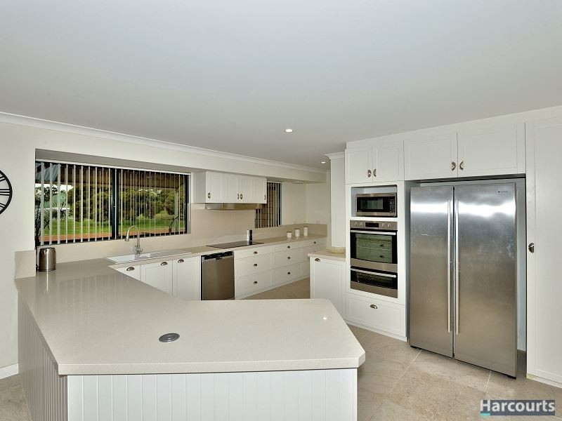 28 Peaceful Waters Drive, Barragup WA 6209