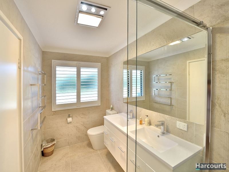 28 Peaceful Waters Drive, Barragup WA 6209